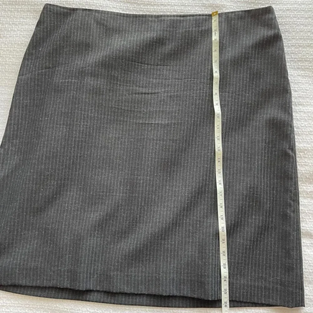 20W Wool Charcoal Pinstripe Pencil Skirt